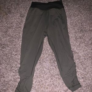 Lululemon crop leggings